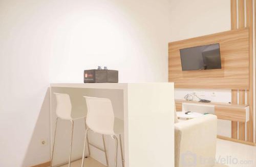 Mampang Prapatan Apartment | Nice and Comfort 1BR at 25th Floor Samara Suites Apartment By Travelio