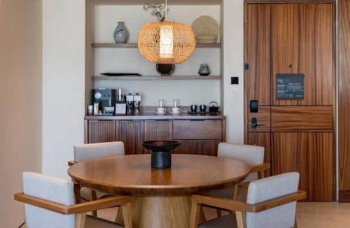 Los Cangrejos II y III Condo | Nobu Residences
