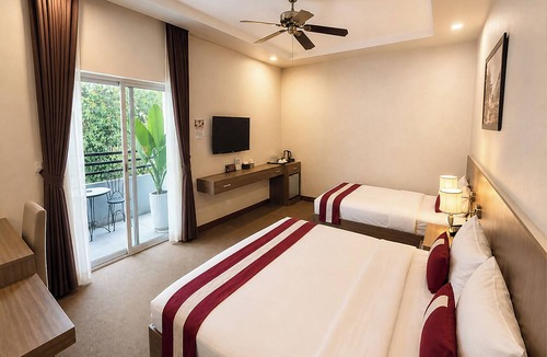Chamkar Mon Hotel | Norodom Clover Hotel