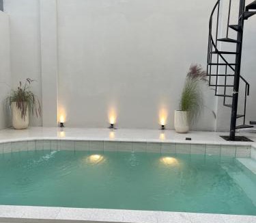 Parongpong Villa | Nossacasa Villa Sejuk Estetik Pool Setiabudi Bandung