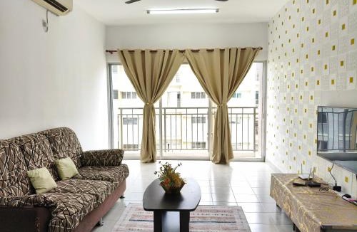 Pulau Sebang Apartment | NurrCha Homestay Afamosa near WaterparklHondalUniKL