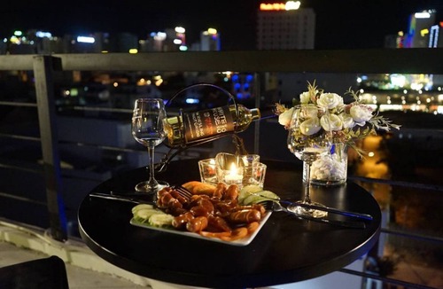 Son Tra Apartment | OASIS-NEAR BEACH-NICE ROOM-AIRPORT SHUTTLE-NETFLIX