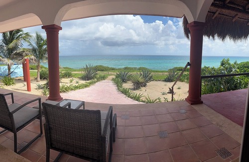 Isla Mujeres House | OCEAN FRONT MEXICAN STYLE VILLA, CARIBBEAN BLUE SEA VIEWS AND POOL - 6 guests