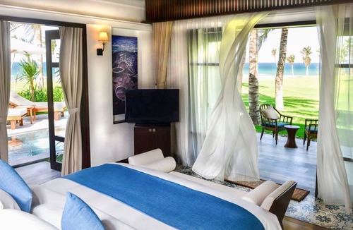 Cam Lam Resort | Ocean Front Pool Villa