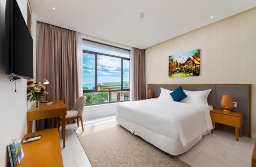 Cam Lam Villa | Ocean sand villa
