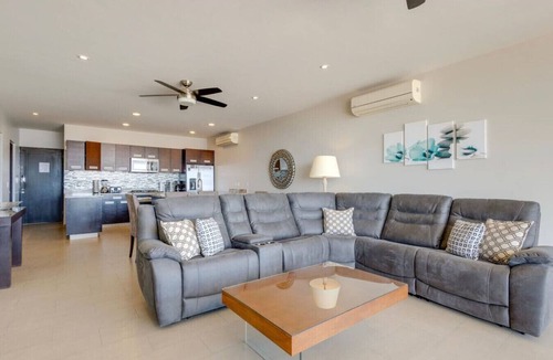 Pedregal Apartment | Ocean View, 2 Infinity Pools, Pedregal, Walkable