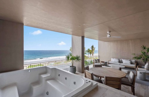 Litibu Apartment | Oceanfront Apartment with Private Jacuzzi & Terrace