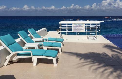 Zona Hotelera Norte Apartment | Oceanfront Escape Sunset Views and Caribbean Breeze