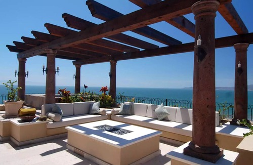 Flamingos Villa | Oceanfront Presidential PH 3BR Villa La Estancia