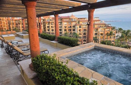 Flamingos Villa | Oceanfront Presidential PH 3BR Villa La Estancia
