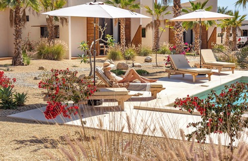 El Pescadero House | Ola de Luna, Charming bungalow in El Pescadero with AC, Pool and yoga deck.