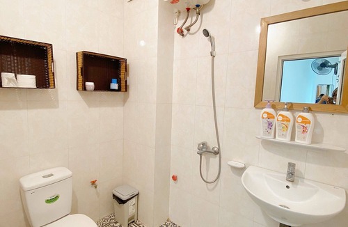 Old Quarter House | Old Quarter Townhome - 4 Private Beds & Baths - Night Market - Walking Street