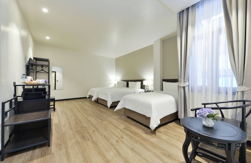 Pom Prap Hotel | Old Thai Heng Hotel