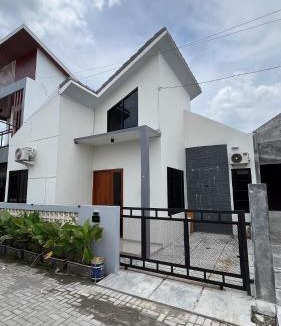 Colomadu House | Omah Gedongan Homestay