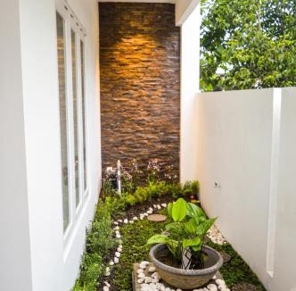 Laweyan House | Omah Melati - Vacation Home