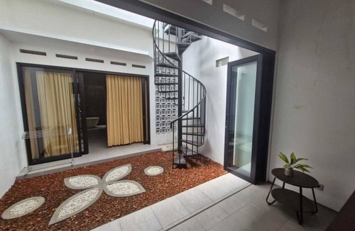 Central Yogyakarta House | Omah Saha Kraton Jogjakarta