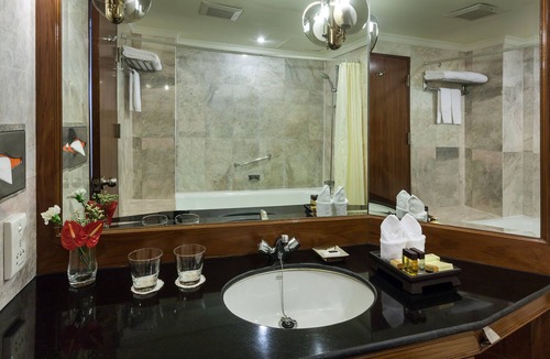 Bangkok Central Business District Apartment | One Bedroom Suite in heart of the city (A116)