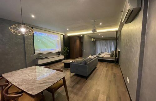 Seri Tanjung Pinang Apartment | Opulent Seaview Projector Lounge by The Only Bnb