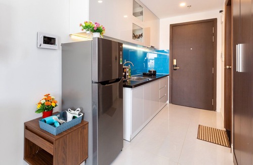 Phu Nhuan Apartment | Orchad Apartment 1BR near aiport, free POOL, GYM, BBQ.