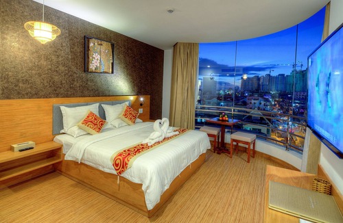 Prampir Makara Hotel | Orussey One Hotel & Apartment