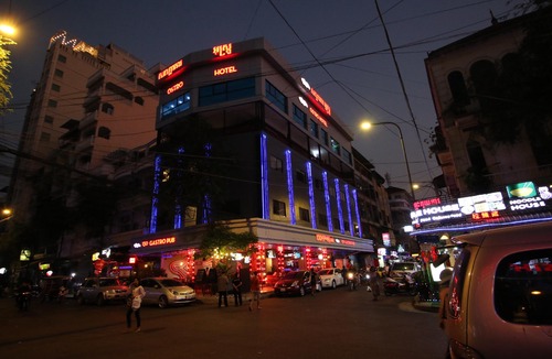 Daun Penh Hotel | Ostro Hotel