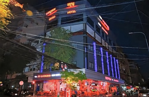 Daun Penh Hotel | Ostro Hotel