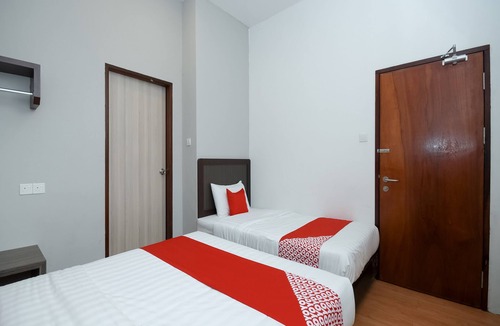 Miri Hotel | OYO 1111 Harmony Stay