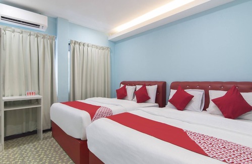 Taman Mewah Hotel | OYO 1136 PD Star Hotel