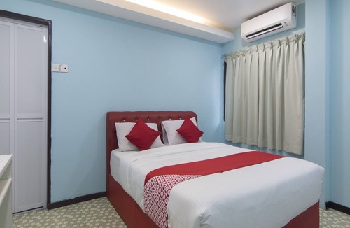 Taman Mewah Hotel | OYO 1136 PD Star Hotel