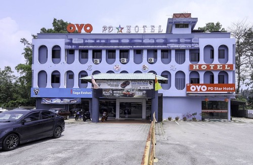 Taman Mewah Hotel | OYO 1136 PD Star Hotel