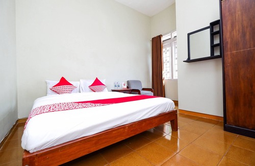 Surakarta Hostel | OYO 1414 Paviliun Permata