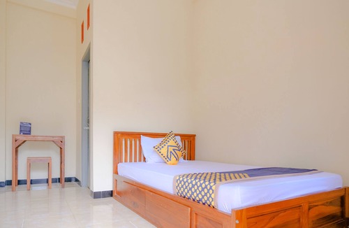 Blitar Hotel | OYO 2826 Panderman Residence