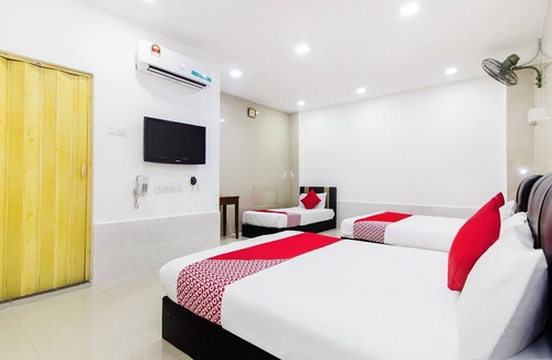 Bandar Baru Salak Tinggi Hotel | OYO 414 Adiff Palace Hotel