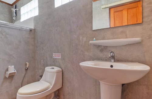 Si Racha Hotel | OYO 757 Black Bamboo Resort