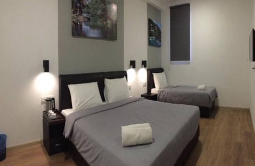 Pekan Melayu Hotel | OYO 89492 Carlton Inn Bukit Ubi