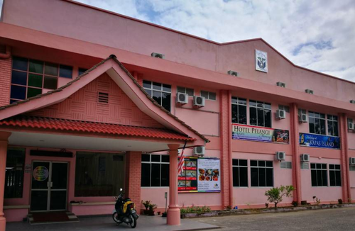 Kampung Kijing Hotel | OYO 89640 Hotel Pelangi Marang