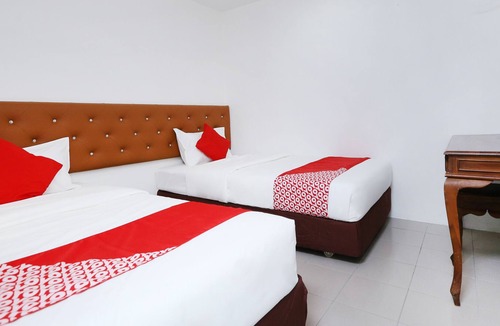 Taman Johor Jaya Hotel | OYO 89672 EG HOTEL JJ