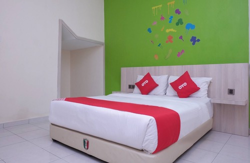 Pekan Melayu Hotel | OYO 89777 Urbanstay Kuantan