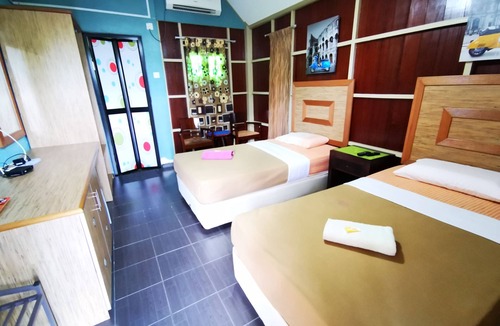 Chukai Hotel | OYO 90038 Dalyla Inn Chalet