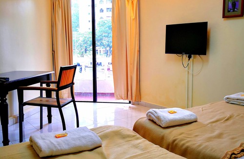 Batu Ferringhi Hotel | OYO 90159 Zahaar Hotel