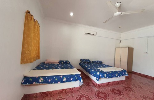 Tok Bali Hotel | OYO 90302 Dimuara Chalet Tok Bali