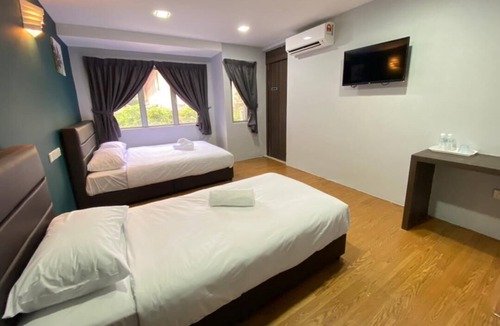 Pekeliling Hotel | OYO 90829 Bergamo Hotel