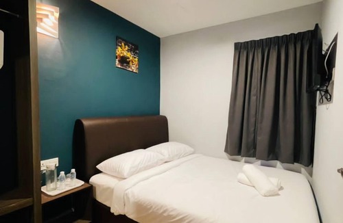 Pekeliling Hotel | OYO 90829 Bergamo Hotel