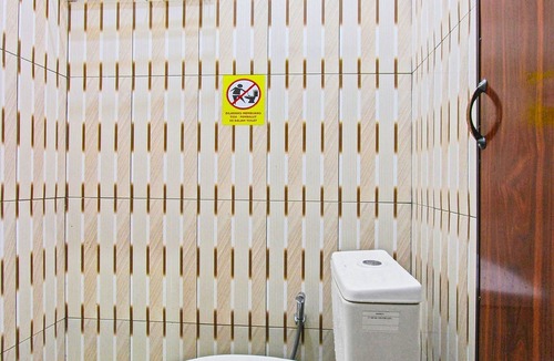 Cilacap Hotel | OYO 91842 Tahesa Guesthouse Syariah