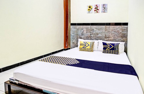 Kediri Hotel | OYO 92123 Chikam House Syariah