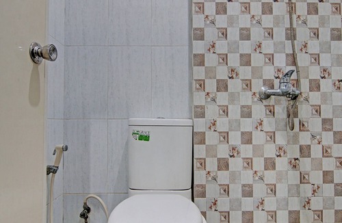 Kediri Hotel | OYO 92123 Chikam House Syariah
