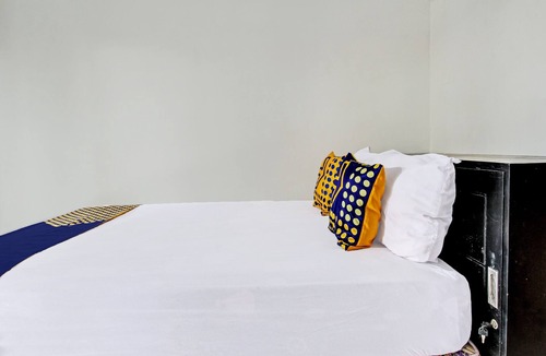Kediri Hotel | OYO 92123 Chikam House Syariah