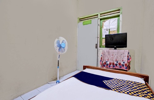 Gresik Hotel | OYO 92267 Nurul Homestay Syariah
