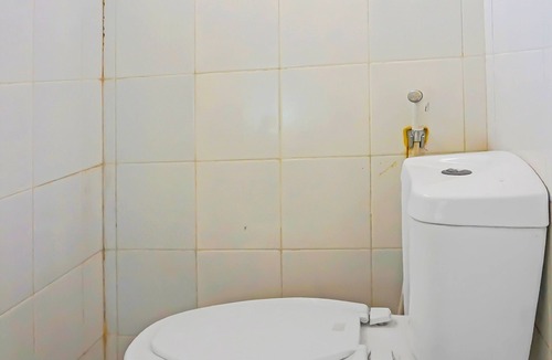 Depok Hotel | OYO 92292 Nadjla Property Cibubur Village