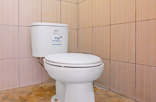 Semarang Hotel | OYO 92512 Atlanta Guesthouse